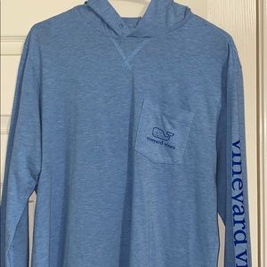 Vineyard vines pull over